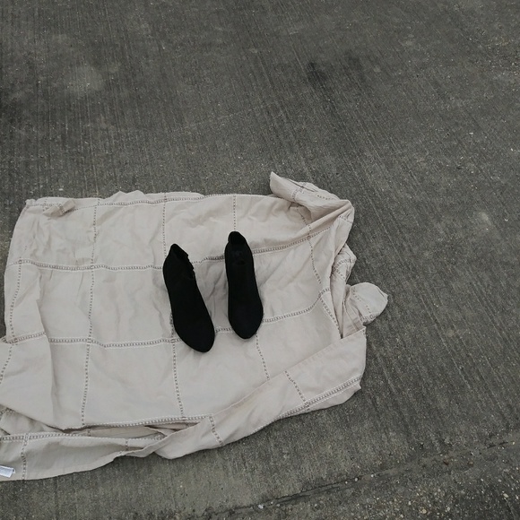 Black dresses velvet shoes - Picture 2 of 2